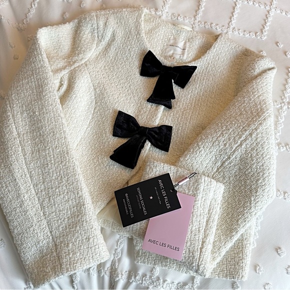 Avec Les Filles Women's Ivory Jacket with Black Bow Accents, Size Medium - Picture 3 of 14